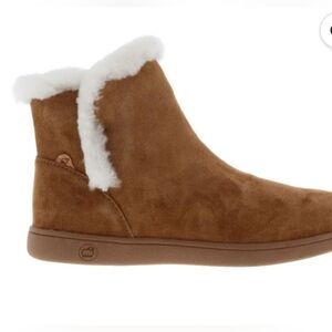 Lamo Brown Ankle Boots with White Fur Size 9